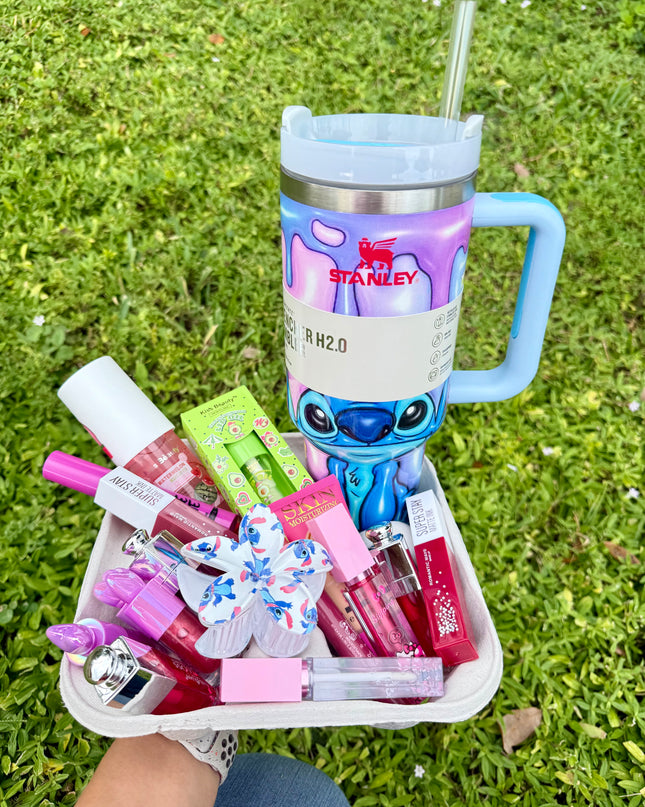 COFFE BUNDLE STICHT #1 - WITH 15 random products for lips and face & 1 hair clip Stitcht ( cup 40 onz big size )